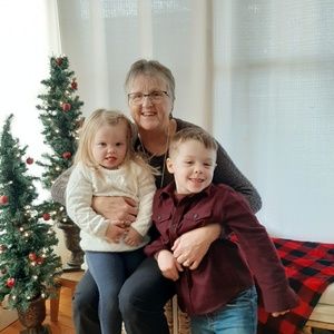 Meet your Posher, Pauline